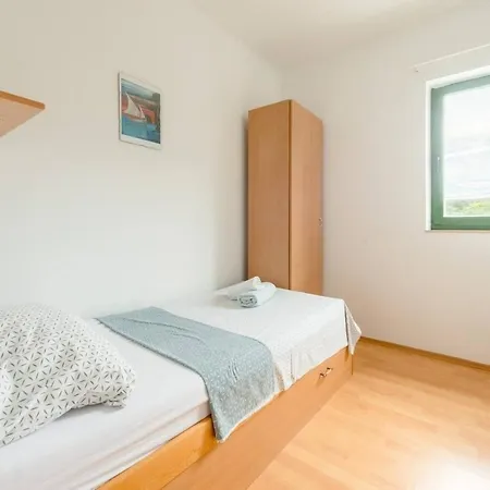 Apartment With A Swimming Pool Kastel Stafilic, Kastela - 22569 *
