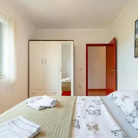 Apartment With A Swimming Pool Kastel Stafilic, Kastela - 22569 *
