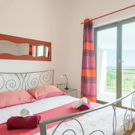 With A Swimming Pool Kastel Stafilic, Kastela - 22569 Apartment Kastel Novi