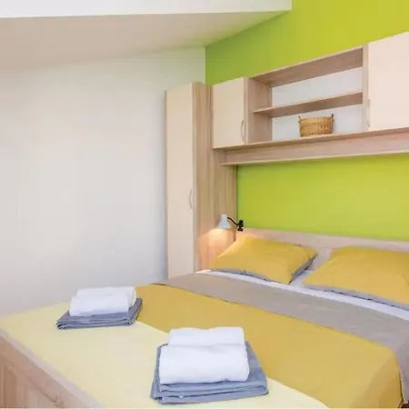 With A Swimming Pool Kastel Stafilic, Kastela - 22569 Apartment *