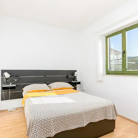 Family-friendly With Swimming Pool Kastel Novi, Kastela - 22569 * Kaštel Novi