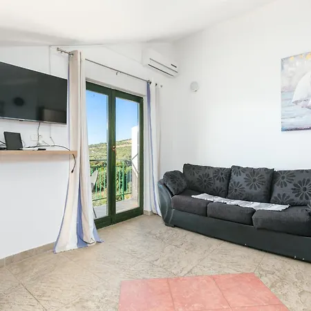 Family-friendly With Swimming Pool Kastel Novi, Kastela - 22569 Apartmán Kaštel Novi