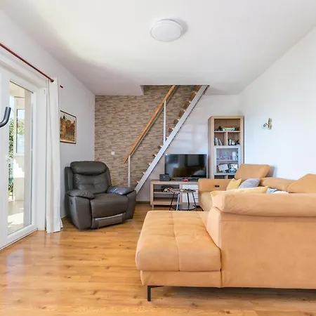 Family-friendly With Swimming Pool Kastel Novi, Kastela - 22569 * Kaštel Novi