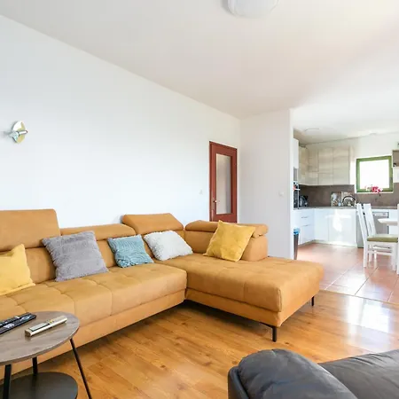 Apartmán Family-friendly With Swimming Pool Kastel Novi, Kastela - 22569 Kaštel Novi