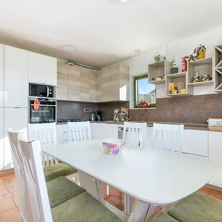 Family-friendly With Swimming Pool Kastel Novi, Kastela - 22569 Διαμέρισμα *