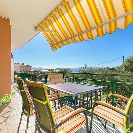 Family-friendly With Swimming Pool Kastel Novi, Kastela - 22569 Διαμέρισμα