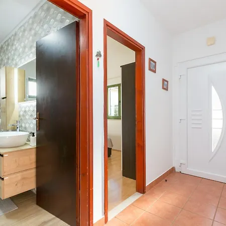 Apartmán Family-friendly With Swimming Pool Kastel Novi, Kastela - 22569 Kaštel Novi