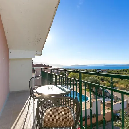 Family-friendly With Swimming Pool Kastel Novi, Kastela - 22569 Διαμέρισμα *