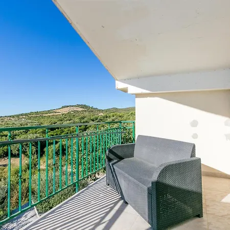 Διαμέρισμα Family-friendly With Swimming Pool Kastel Novi, Kastela - 22569 *