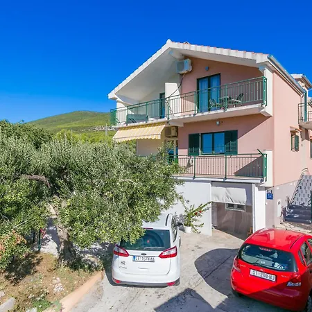 Family-friendly With Swimming Pool Kastel Novi, Kastela - 22569 Διαμέρισμα